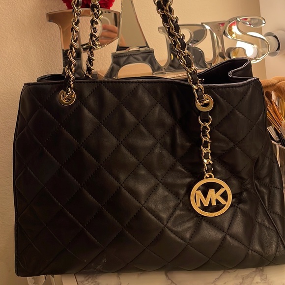 Michael Kors Savannah - Picture 1 of 5